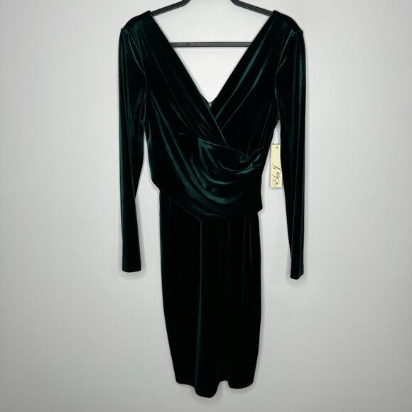 NWT ELIZA J Ruched Long Sleeve Velvet Body-Con Dress Hunter Green 8 - Picture 2 of 6